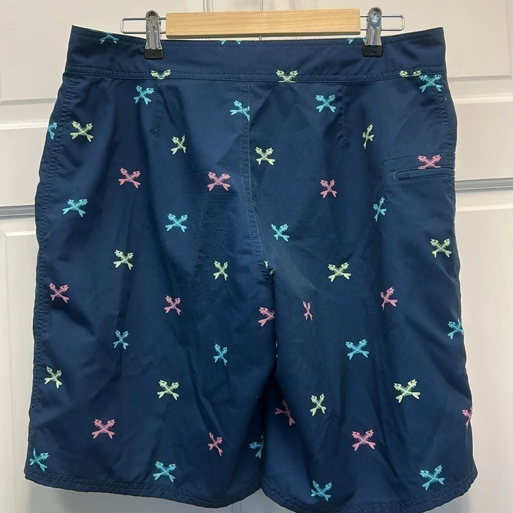 Vineyard Vines Men’s Fishbone Board Shorts Swim Trunks Blue Size 34”